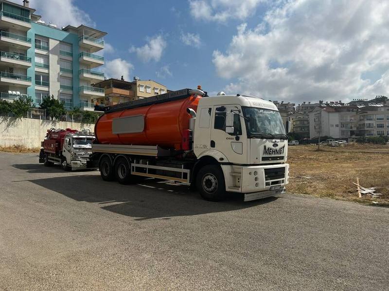 Karaman Tıkanık Açma Merkezi büyük kapasiteli foseptik tankeri